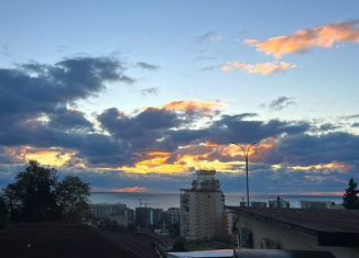 Сдаю 1-ком. квартиру, 42 м2, Сочи, Виноградная улица, 224/2, микрорайон Мамайка