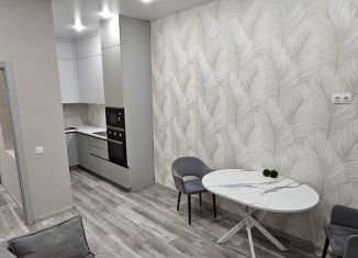 Сдаю 1-ком. квартиру, 38 м2, Новый Уренгой, микрорайон Созидателей, 5/1