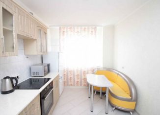 Сдаю в аренду 3-ком. квартиру, 86.6 м2, Тюмень, улица Прокопия Артамонова, 4, Восточный округ