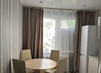 Сдача в аренду 1-комнатной квартиры, 37 м2, Новый Уренгой, микрорайон Советский, 4/2