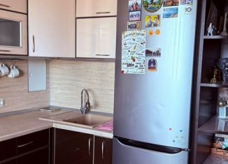 3-ком. квартира в аренду, 65 м2, Губкин, Севастопольская улица, 18