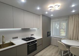 Сдается 1-комнатная квартира, 50.2 м2, Саратов, улица имени А.Н. Радищева, 15/17