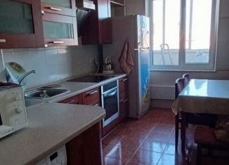 3-комнатная квартира в аренду, 67 м2, Тольятти, улица 70 лет Октября, 11