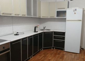 2-комнатная квартира в аренду, 60 м2, Крымск, улица Надежды, 2