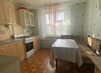 Сдам в аренду двухкомнатную квартиру, 47 м2, Туймазы, улица Комарова, 8