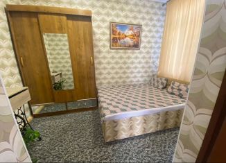 Сдам в аренду 1-ком. квартиру, 30 м2, Армавир, улица Кропоткина, 85/1