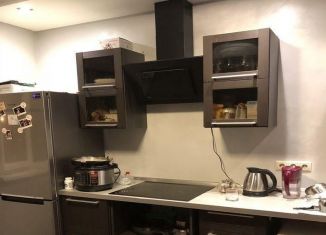 Сдаю в аренду двухкомнатную квартиру, 54 м2, Москва, улица Миклухо-Маклая, 38, ЮЗАО