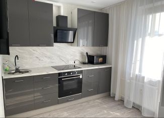 Сдаю 1-комнатную квартиру, 42 м2, Тюмень, улица Валентины Трофимовой, 2к1