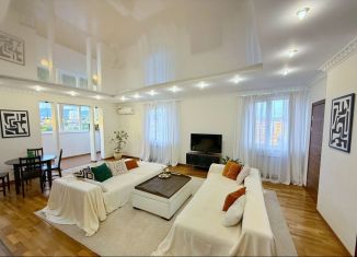 Сдается трехкомнатная квартира, 162.2 м2, Сочи, Грузинский переулок, 1, микрорайон Завокзальный