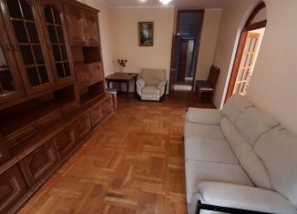 Сдам трехкомнатную квартиру, 93 м2, Сочи, улица Чайковского, 23/1, микрорайон Гагарина