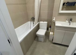 Сдаю двухкомнатную квартиру, 59.8 м2, Санкт-Петербург, проспект Королёва, 19, метро Комендантский проспект