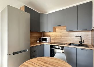 Сдаю 2-ком. квартиру, 40 м2, Люберцы, улица Камова, 1к2, ЖК Люберцы 2020