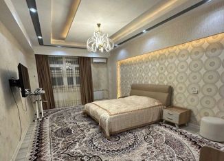 Сдам 1-ком. квартиру, 35 м2, Краснодар, улица Красина, 3/4, Западный округ