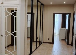 Аренда трехкомнатной квартиры, 140 м2, Краснодар, улица Кубанская Набережная, 37, микрорайон Центральный