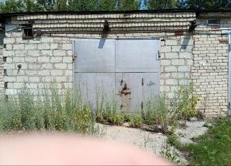 Сдается в аренду гараж, 30 м2, поселок городского типа Новосемейкино, Центральная площадь