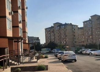 Сдам в аренду 3-ком. квартиру, 62 м2, поселок городского типа Афипский, улица Воронова, 80