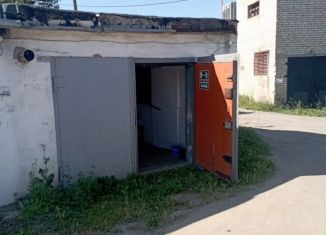 Продаю гараж, 30 м2, Артём, улица Лазо, 33