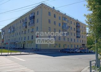 Продам 3-комнатную квартиру, 83.5 м2, Киров, Октябрьский проспект, 95