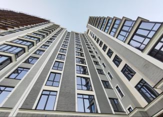 Продаю 2-ком. квартиру, 56.8 м2, Нальчик, улица Героя России Т.М. Тамазова, 5