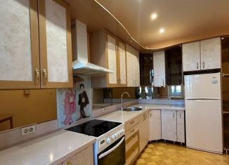 Сдается двухкомнатная квартира, 75.1 м2, Киров, Владимирская улица, 13А