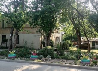 Продается 3-комнатная квартира, 47.4 м2, Керчь, улица Суворова, 5