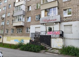 Продам торговую площадь, 74.2 м2, Удмуртия, улица Воровского, 143