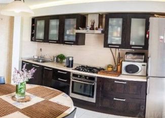 Продам 5-ком. квартиру, 126.1 м2, Чебоксары, бульвар Анатолия Миттова, 12