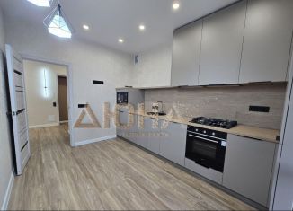 Продается 2-ком. квартира, 65 м2, Кострома, улица Козуева, 71