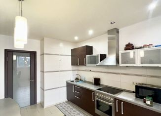 3-комнатная квартира в аренду, 112 м2, Сочи, улица Яна Фабрициуса, 2/9А, микрорайон Яна Фабрициуса