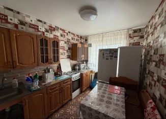 Продается 3-комнатная квартира, 60 м2, Мелеуз, улица Ленина, 133