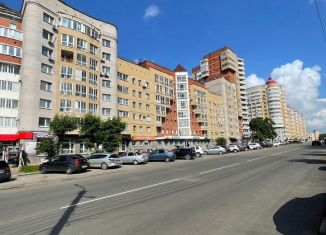 Продам 1-ком. квартиру, 41.6 м2, Киров, улица Маклина, 36