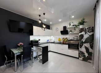 Продается 2-ком. квартира, 51.5 м2, Тюмень, улица Дмитрия Менделеева, 2, ЖК Кристалл