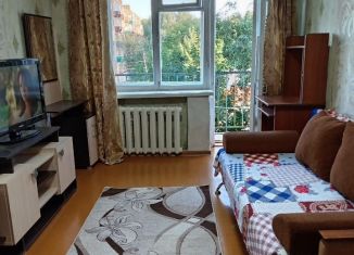 Сдам в аренду однокомнатную квартиру, 32 м2, Сарапул, Ленинградская улица, 19