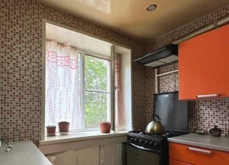 Продаю 2-ком. квартиру, 43.2 м2, Псковская область, улица Максима Горького, 45