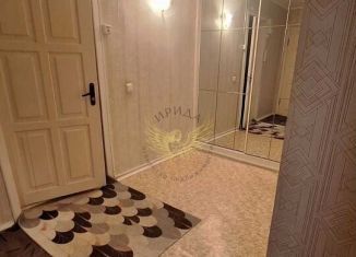 Сдам двухкомнатную квартиру, 60 м2, Старый Оскол, микрорайон Дубрава, квартал 1, 12