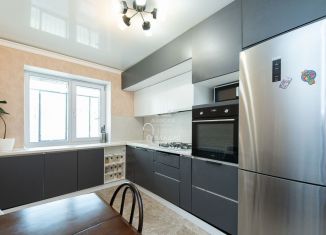 Продаю 2-ком. квартиру, 53.1 м2, Магнитогорск, улица Калмыкова, 10