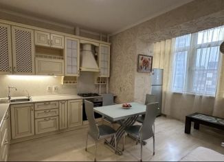 Продам 2-комнатную квартиру, 102 м2, Казань, улица Зинина, 24