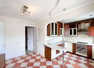 Продается 3-ком. квартира, 57 м2, Благовещенск, улица Горького, 190