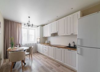 Сдам в аренду 2-комнатную квартиру, 62 м2, Череповец, Октябрьский проспект, 92А