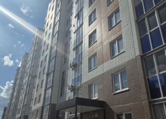 Продам 2-комнатную квартиру, 60 м2, посёлок городского типа Медведево, улица Дмитрия Средина, 9А