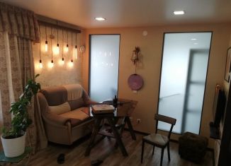 Сдается двухкомнатная квартира, 64 м2, Псков, Юбилейная улица, 41