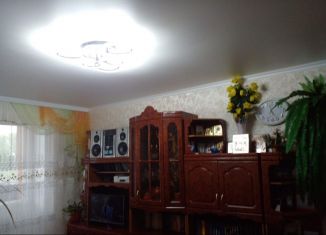 Продаю 3-ком. квартиру, 67.5 м2, Чистополь, улица 40 лет Победы, 11