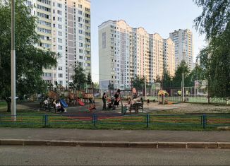 Продам 3-комнатную квартиру, 96.9 м2, Чехов, Земская улица, 2