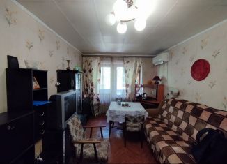 Трехкомнатная квартира на продажу, 55 м2, Таганрог, улица Пальмиро Тольятти, 24-1