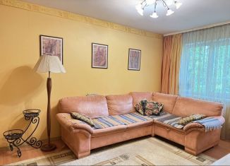 Сдается в аренду трехкомнатная квартира, 68 м2, Калининград, улица Рокоссовского, 8, Ленинградский район