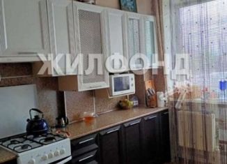 Квартира на продажу со свободной планировкой, 88 м2, село Краснокумское, улица Кирова, 37