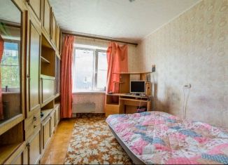 Продается 3-комнатная квартира, 60 м2, Новосибирск, улица Петухова, 122, Кировский район