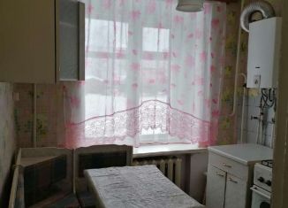 Продаю трехкомнатную квартиру, 60 м2, Александровск, улица КИМ