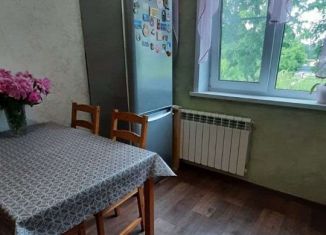 Продам 2-ком. квартиру, 50 м2, поселок Плотниково, Юбилейная улица, 3