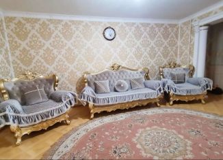 Сдается 2-комнатная квартира, 65 м2, Грозный, улица А.А. Айдамирова, 133, микрорайон Ипподромный